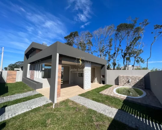 Foto do imóvel Casa MOBILIADA e com PISCINA para venda em Guaratuba(Eliane). 500m do mar!!!! em João Batista