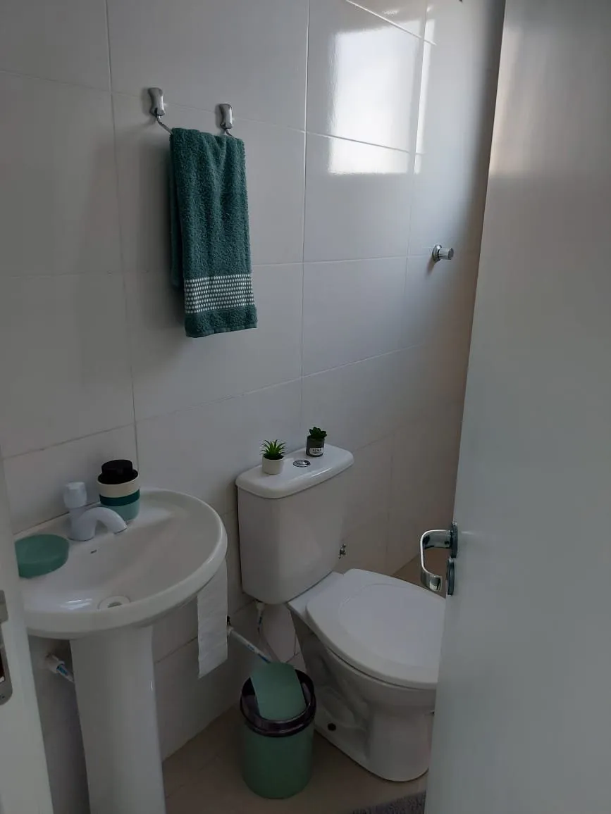 Imagem Casa de porteira fechada, nunca habitada, pronta para você entrar e morar!