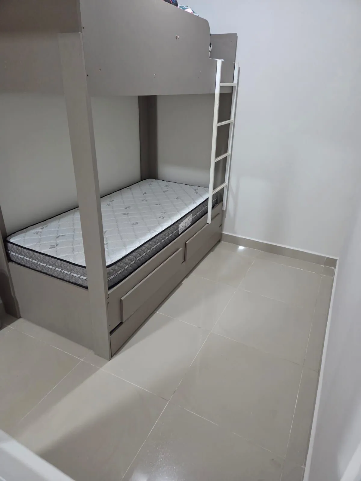 Imagem venda Condomínio Athenas 3 quartos sendo 2 suíte