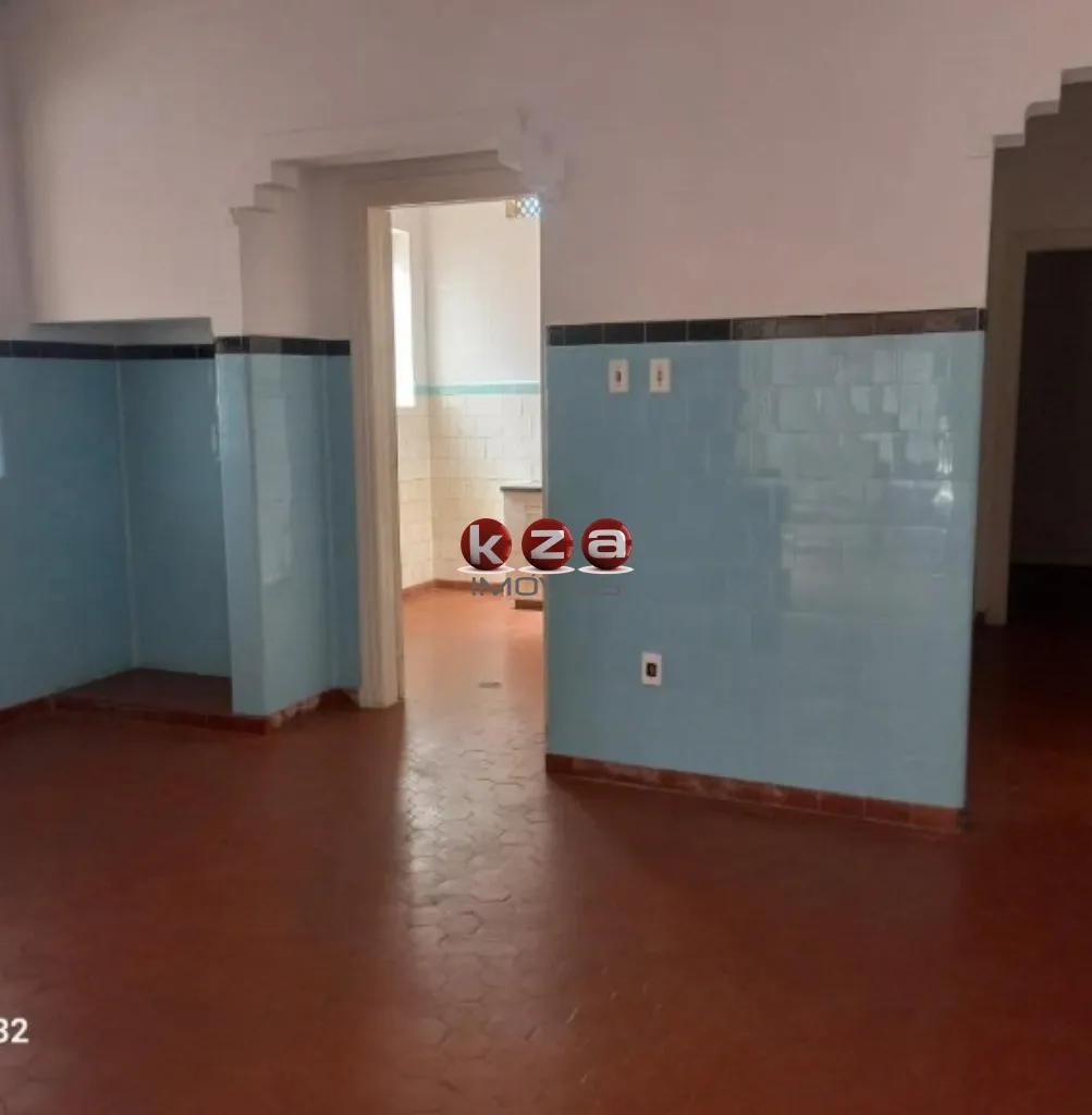 Imagem Imperdível Casa Comercial para Locação no Centro de Vinhedo-SP: 4 Quartos, 2 Salas, 2 Banheiros, 6 Vagas de Garagem, 270,00 m².