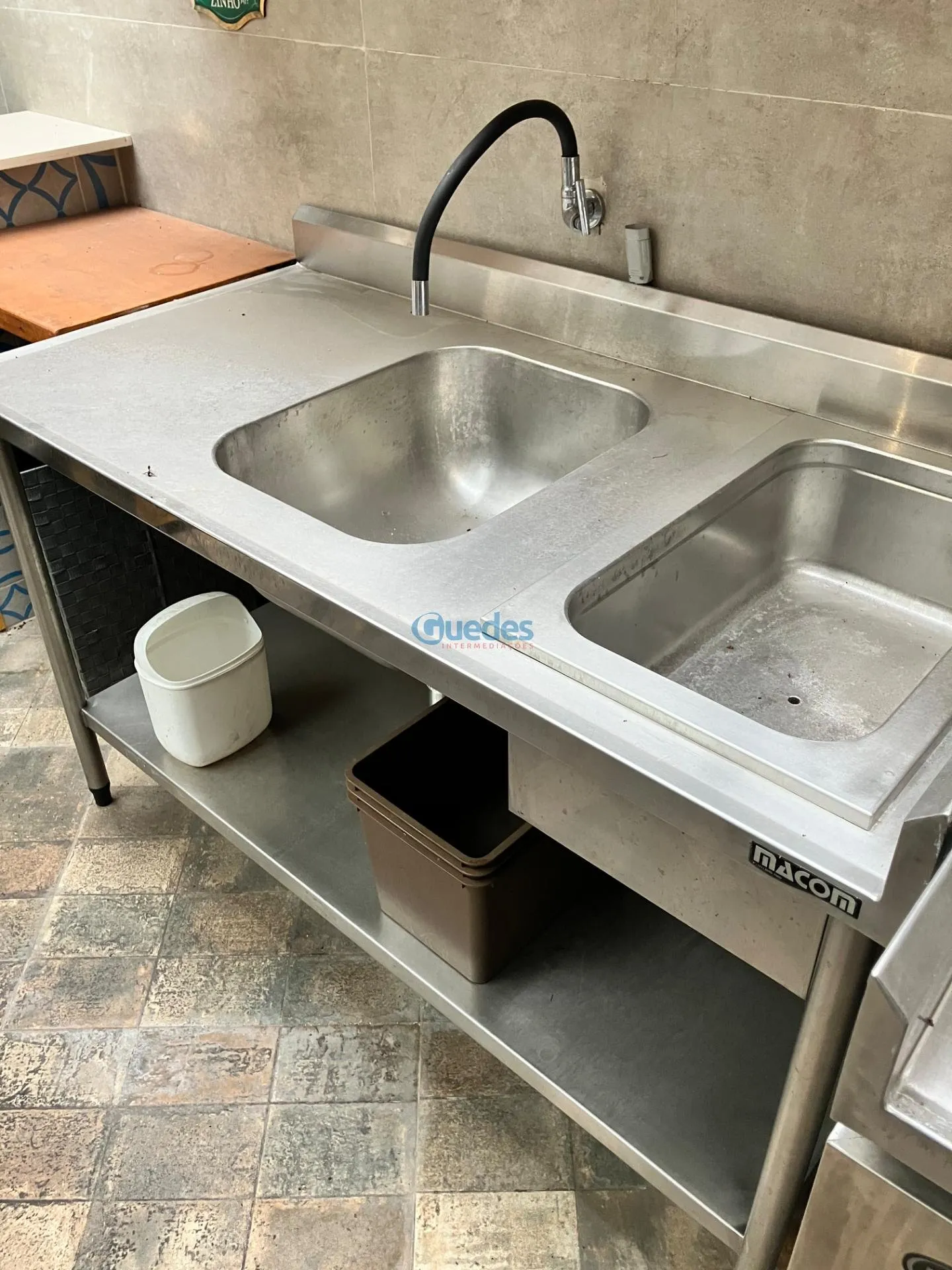 Imagem Imóvel comercial à venda, inclui instalações para restaurante. R$ 1.400.000
