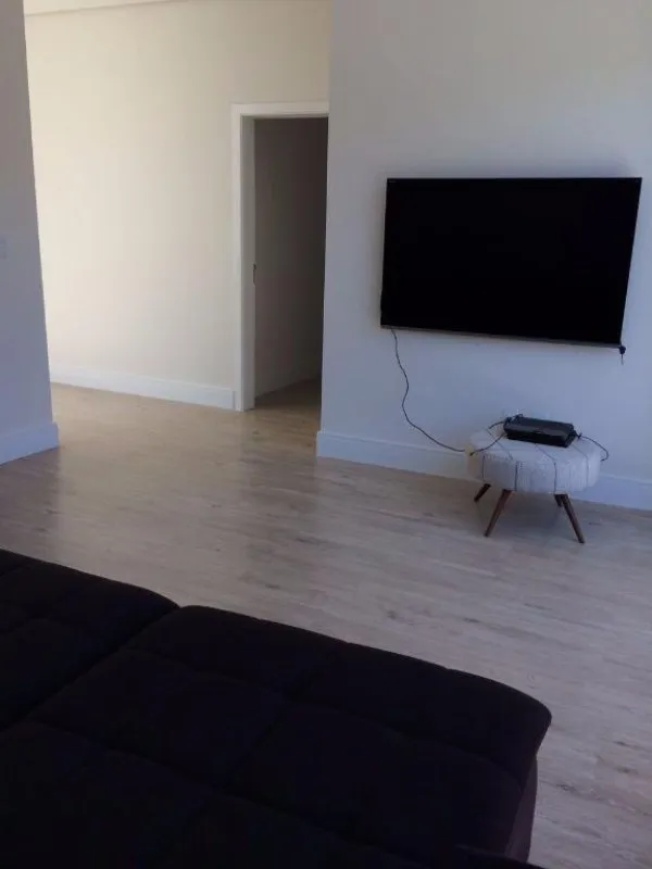 Imagem Luxuosa Casa em Condomínio: 4 Quartos, 4 Suítes, 3 Salas e 620m² em Valinhos-SP, Condomínio Zurich Dorf