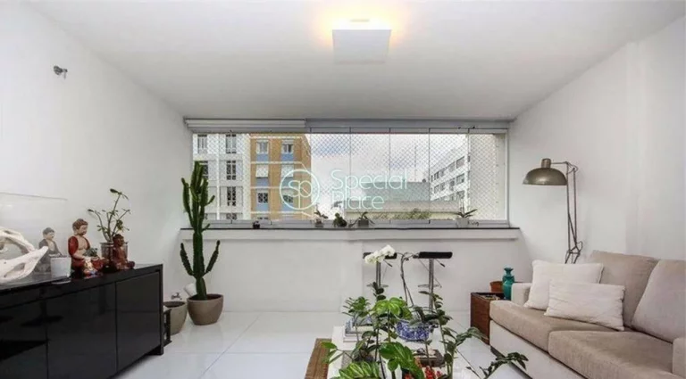 Imagem São incríveis 330m2 de área útil, 3 dormitórios ( 2 suítes ) e 3 vagas na garagem. Living ampl...