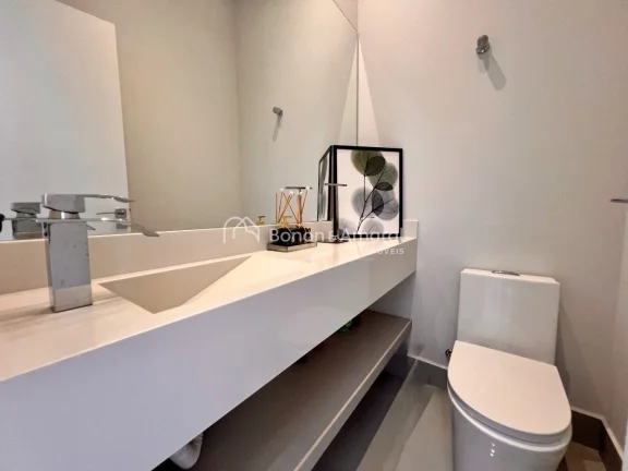 Imagem Casa de condominio a venda em Valinho!!

Residência térrea de alto padrão ? porteira fechada

Um ...