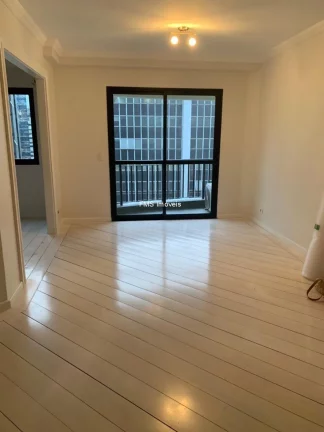Foto do imóvel Apartamento para locação no Itaim Bibi com 3 quartos sendo 1 suíte, 2 banheiros.