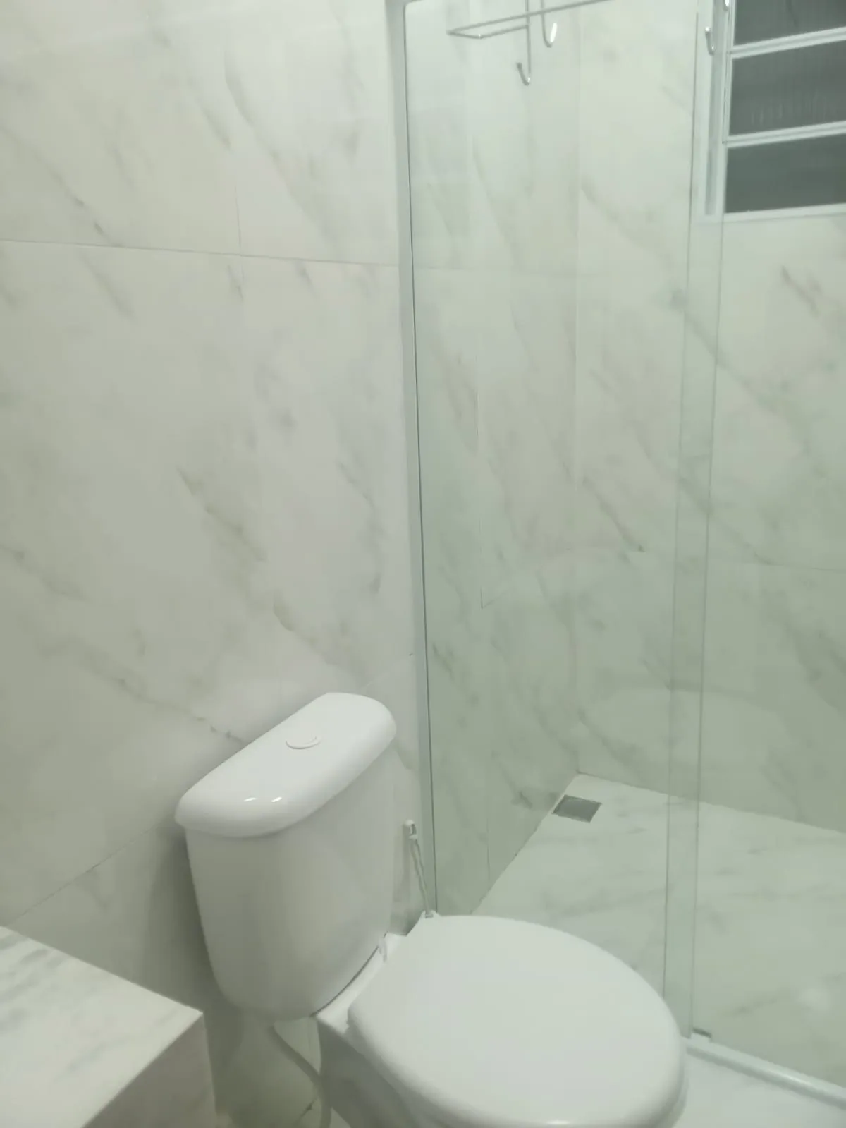 Imagem Chácara à venda em Salto de Pirapora-SP: 4 quartos, 1 sala, 2 banheiros, 2 vagas de garagem, 140m² área. Aproveite!