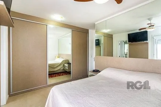 Imagem Apartamento no Menino Deus de 3 dormitórios e 2 vagas