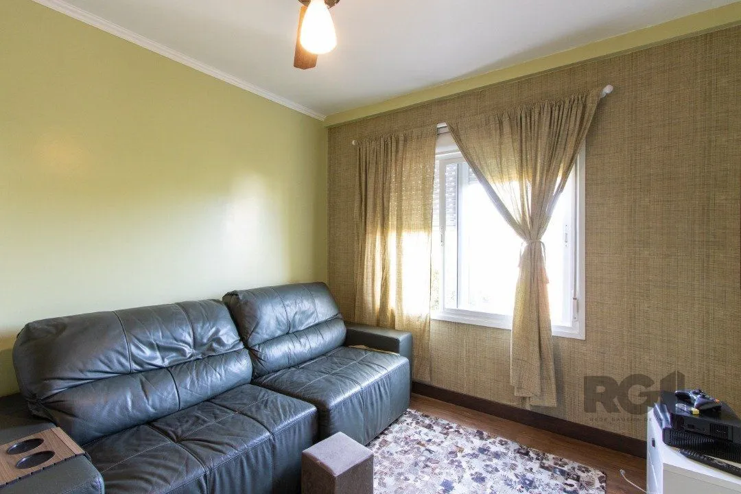 Imagem Apartamento reformado de 124m² privativos- 3 dormitórios sendo 1 suíte no bairro Medianeira