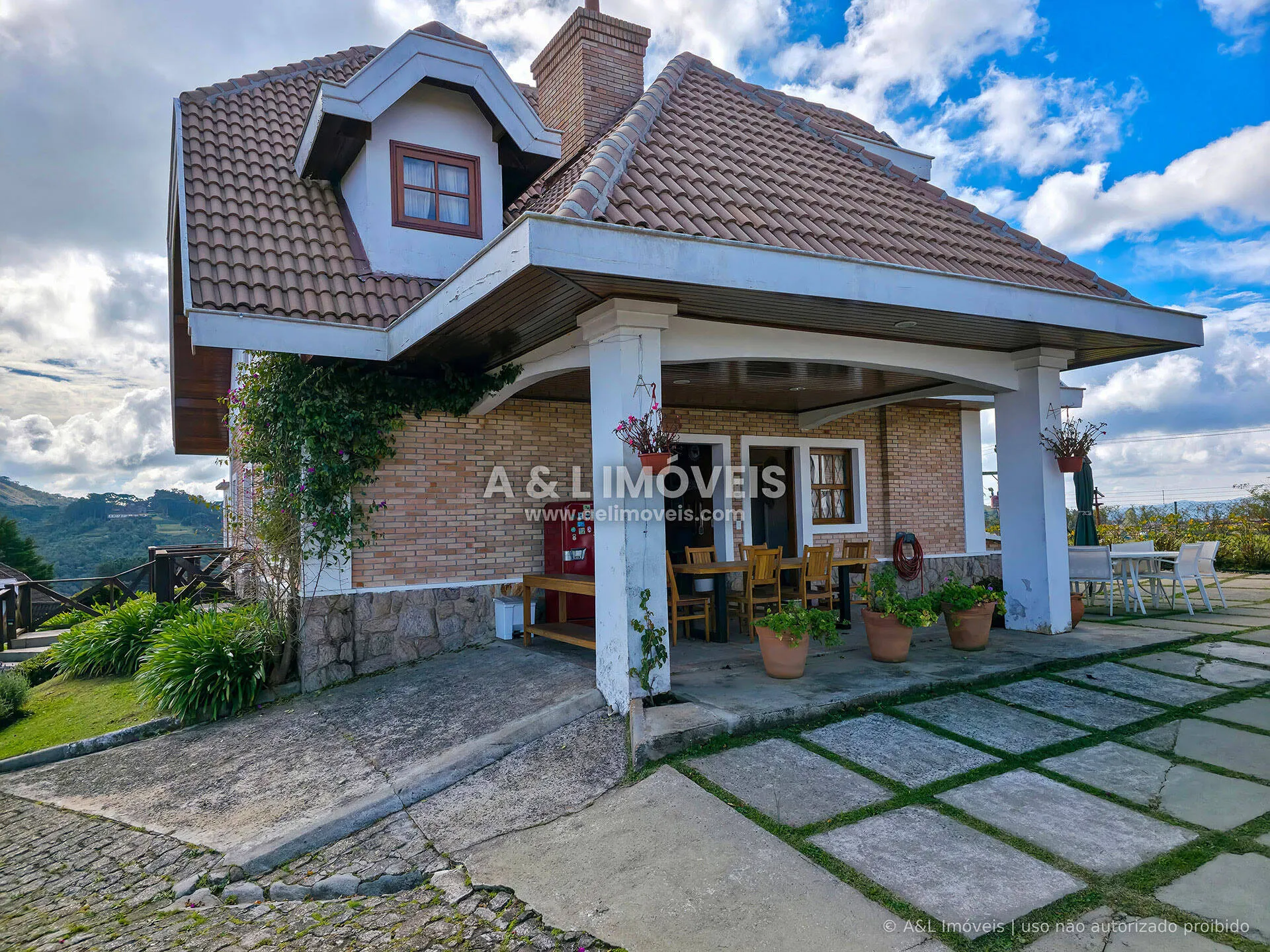 Imagem Casa no Saint Patrick em Campos do Jordão | 4 suítes, 348,50 m²