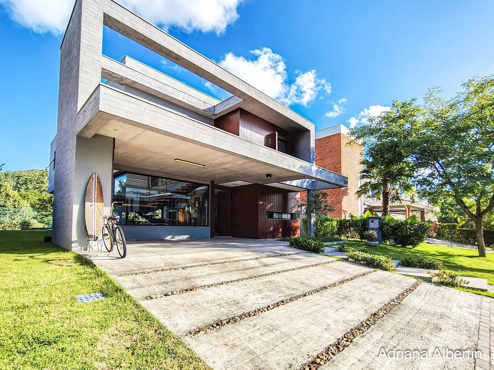 Imagem Casa em condomínio na Estrada das Três Meninas com 3 suítes