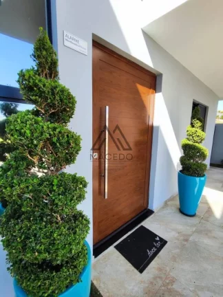 Imagem Casa Mobiliada com 3 suítes e Piscina Aquecida - Ninho Verde I