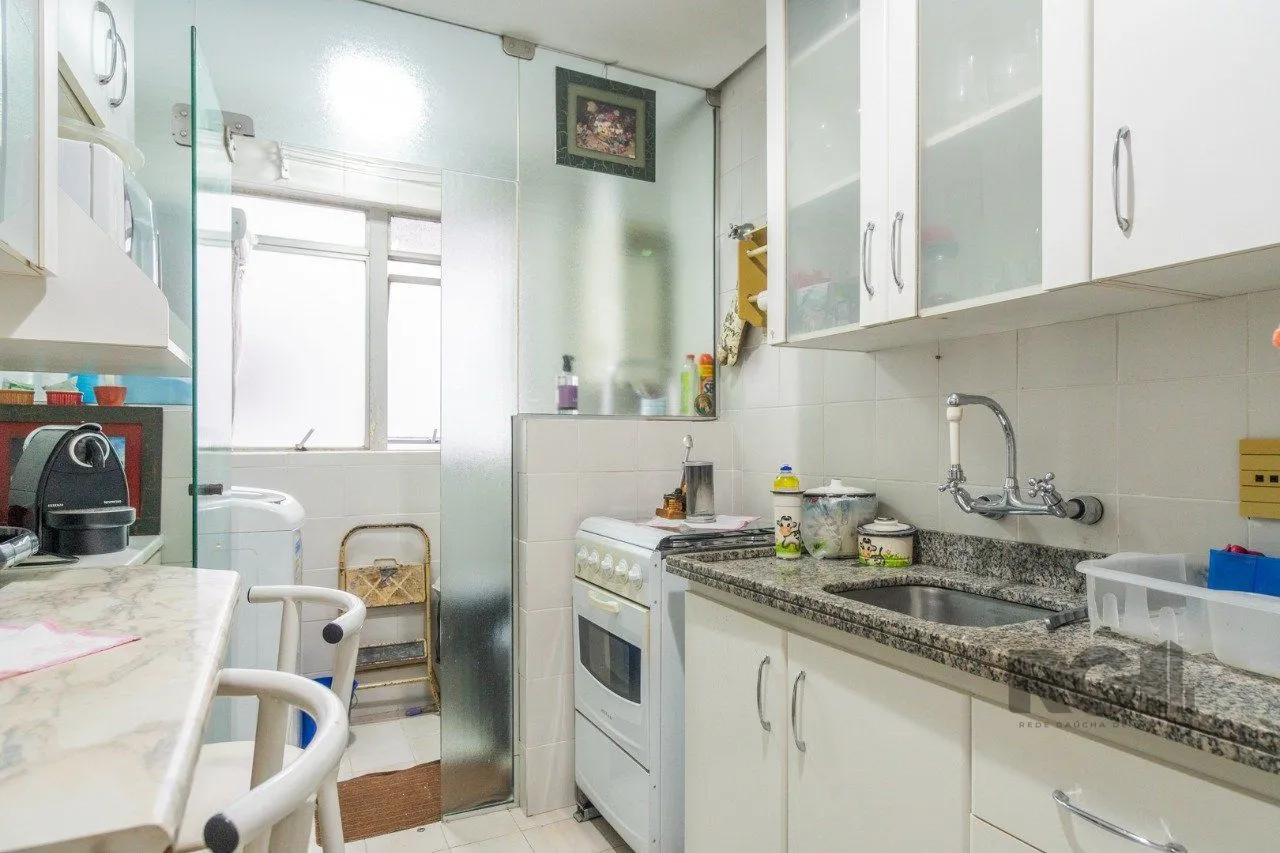 Imagem Apartamento de 1 quarto, sacada e uma vaga de garagem no bairro Santana POA/RS.