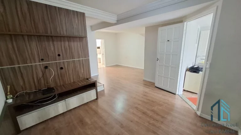Imagem Sobrado LINDO, 03 quartos c/suíte, sacada, 04 vagas, no Jardim das Américas em Curitiba PR