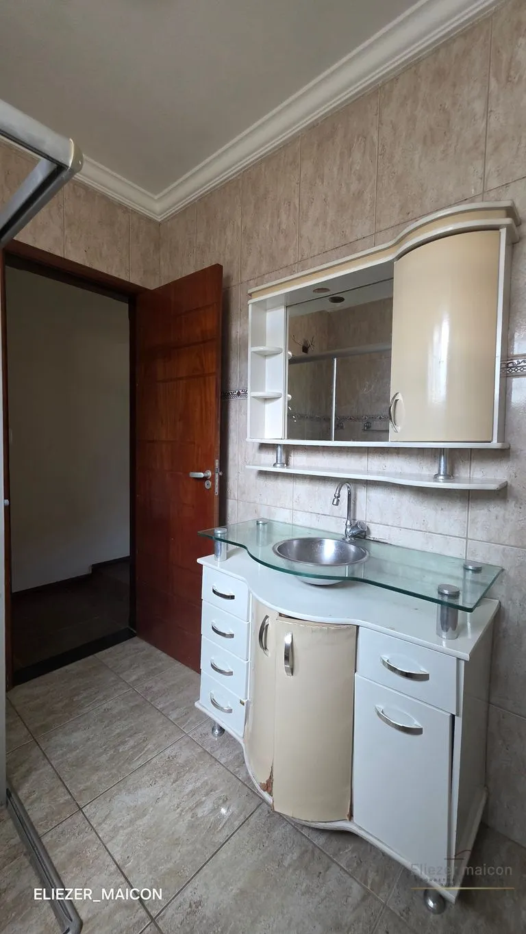 Imagem Casa térrea à Venda com 3 quartos no Jardim das Acácias, Poços de Caldas - MG