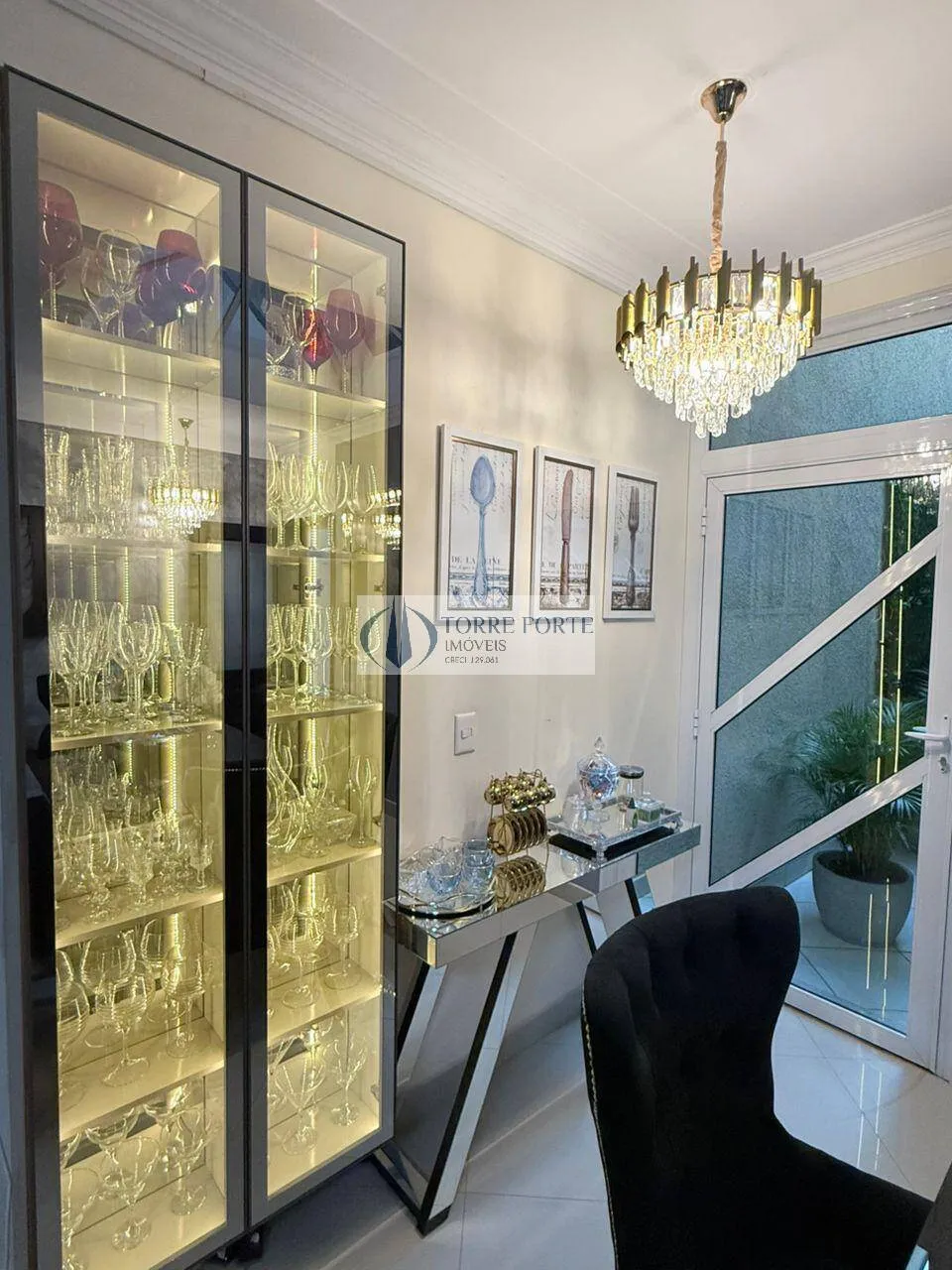 Imagem Linda casa com 4 dormitorios 4 suites 2 vagas na Penha.
