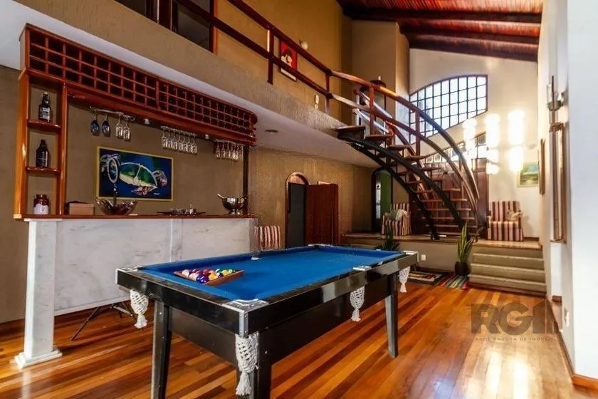 Imagem Casa 303m² - 4 dormitórios, 2 vagas no bairro Santo Antônio