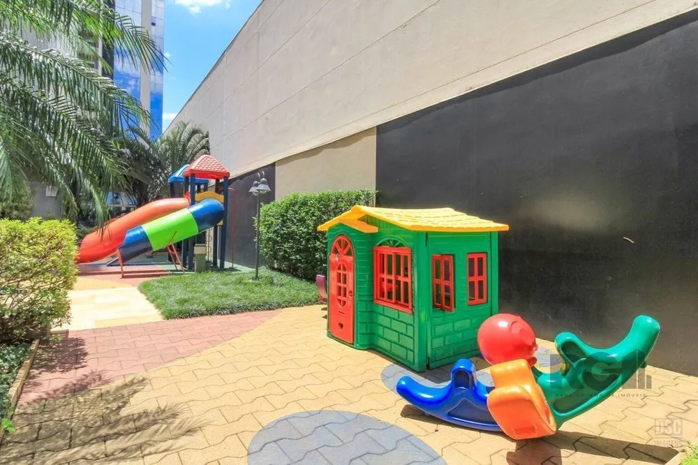 Imagem Apartamento com 3 suítes e 161m² à venda em Petrópolis, Porto Alegre.