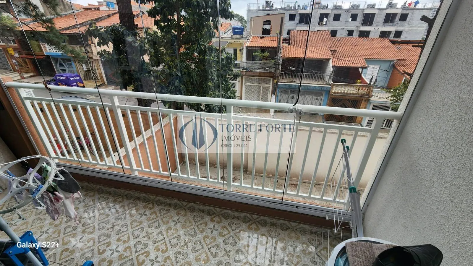 Imagem Apartamento de 2 dormitórios com sacada na Vila Carmosina