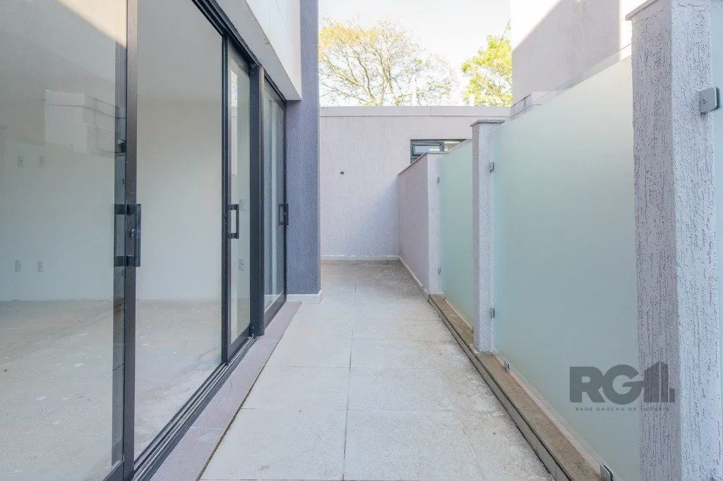 Imagem Apartamento Garden de 136,66m² com 3 dormitórios e 2 vagas no bairro Nonoai!
