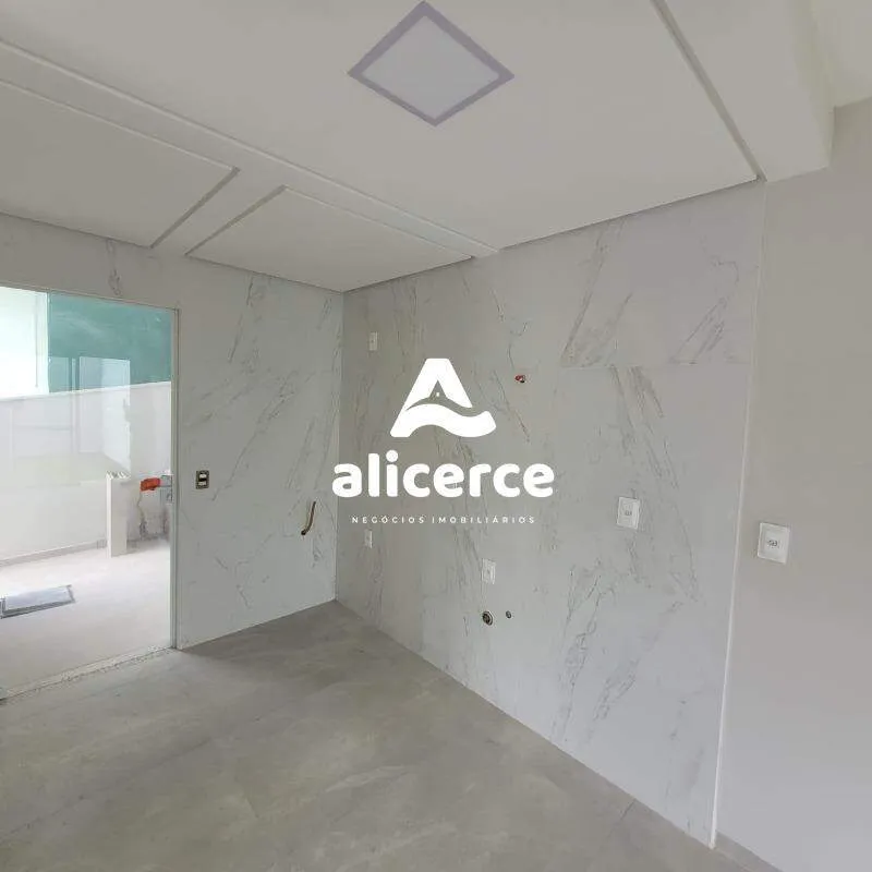 Imagem Sobrado à venda com 3 quartos 1 suíte, 122m² em Forquilhas São José