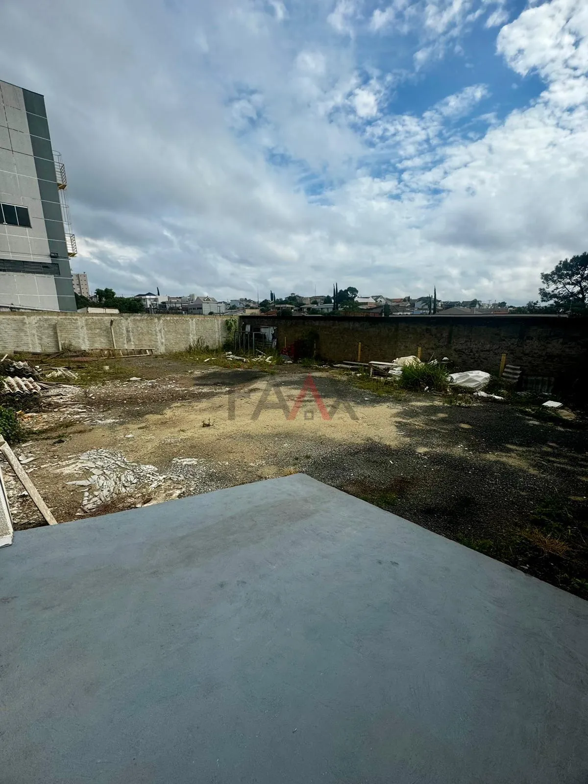 Imagem Sala Comercial de Esquina para locação no centro GUARAPUAVA - PR