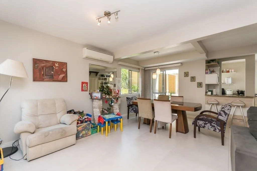 Imagem Casa Condominio para Venda - 178,00 m², 3 dormitórios, sendo 2 suites, 2 vagas - Alto Petrópolis