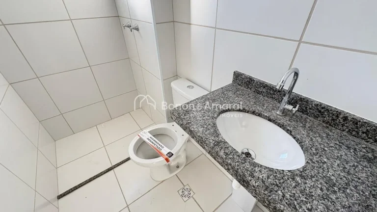 Imagem Apartamento recém entregue pela construtora em andar alto, com 2 vagas de garagem cobertas, oferece...
