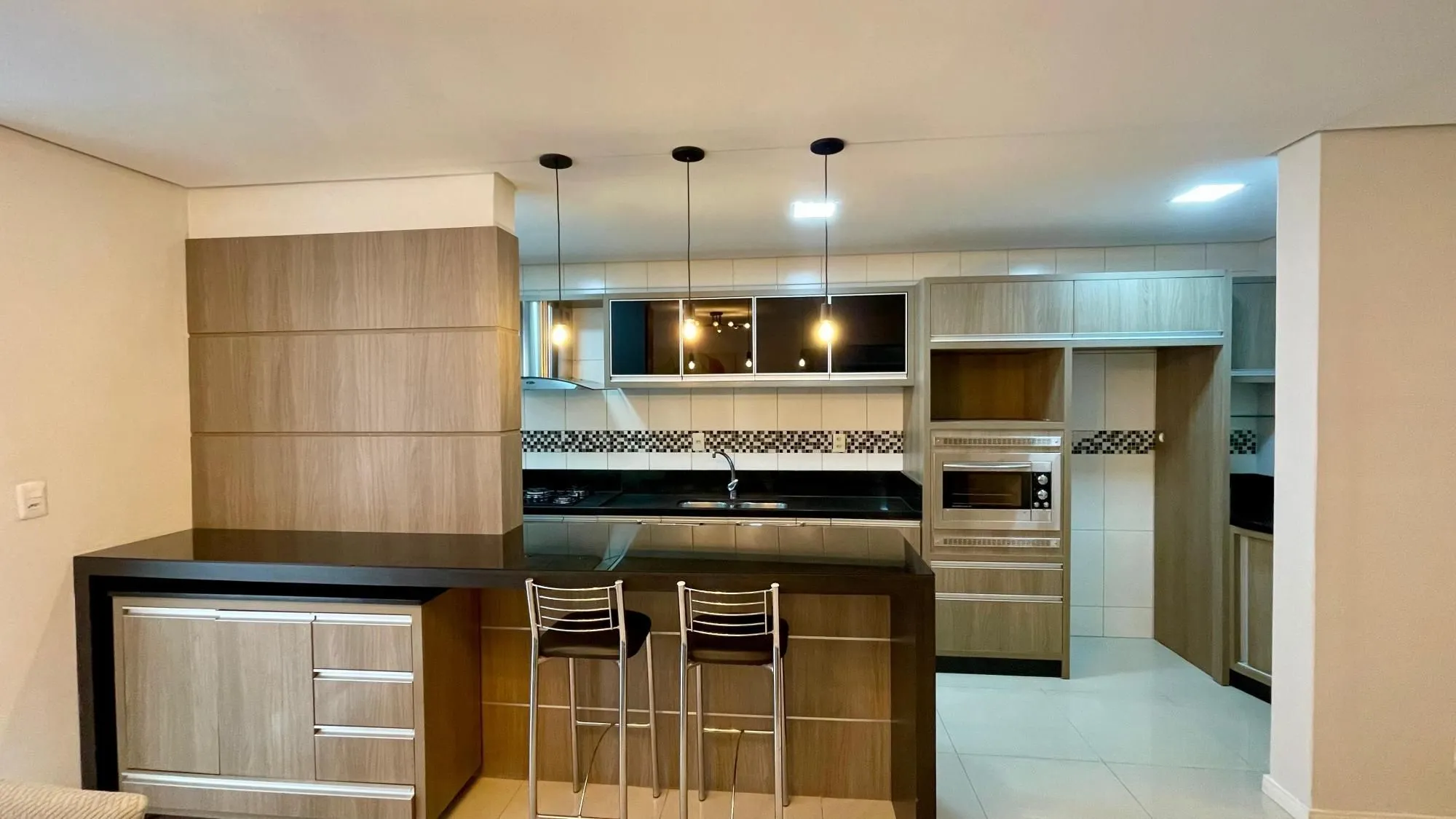 Imagem Casa com piscina, 3 suítes, desocupada, Rua Leite de Castro- Jardim Itu Sabará