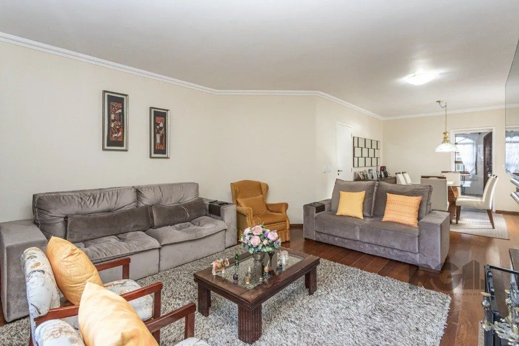 Imagem Casa no bairro Vila Ipiranga de 3 dormitórios e 3 vagas