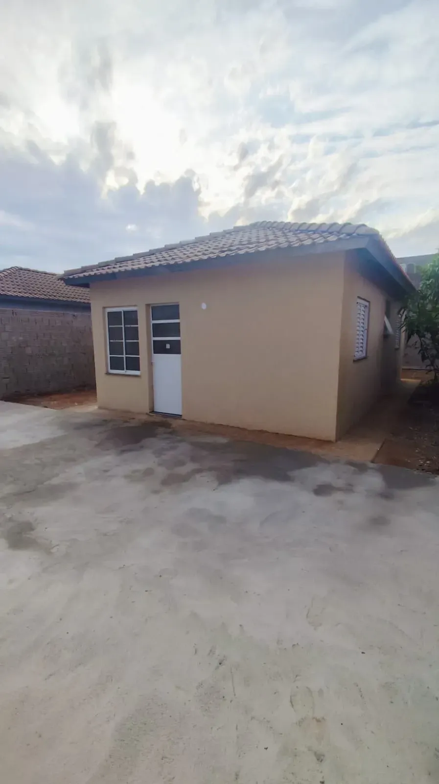 Imagem Casa com 2 Quartos à Venda, 46 m² em Parque Residencial Dignidade - São José do Rio Preto
