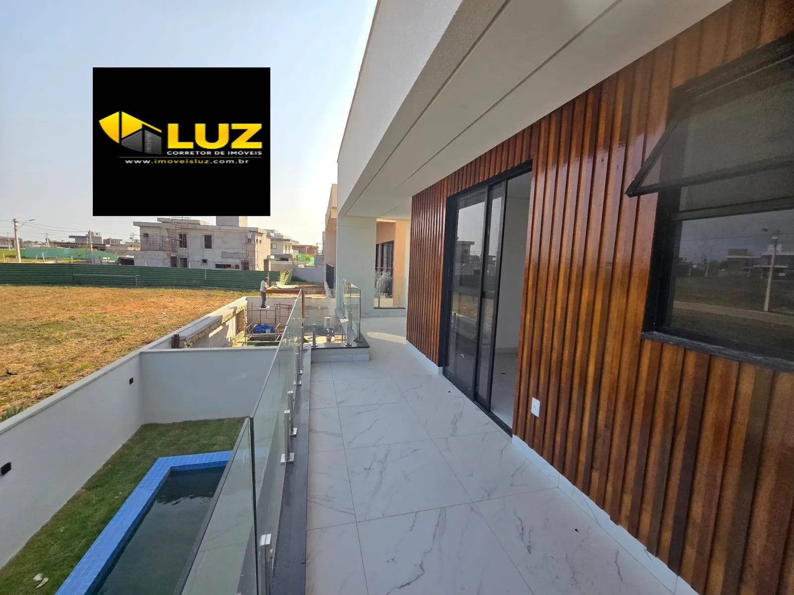 Imagem GRANDE OPORTUNIDADE!! Linda casa na Cidade Alphaville no Terras 4.