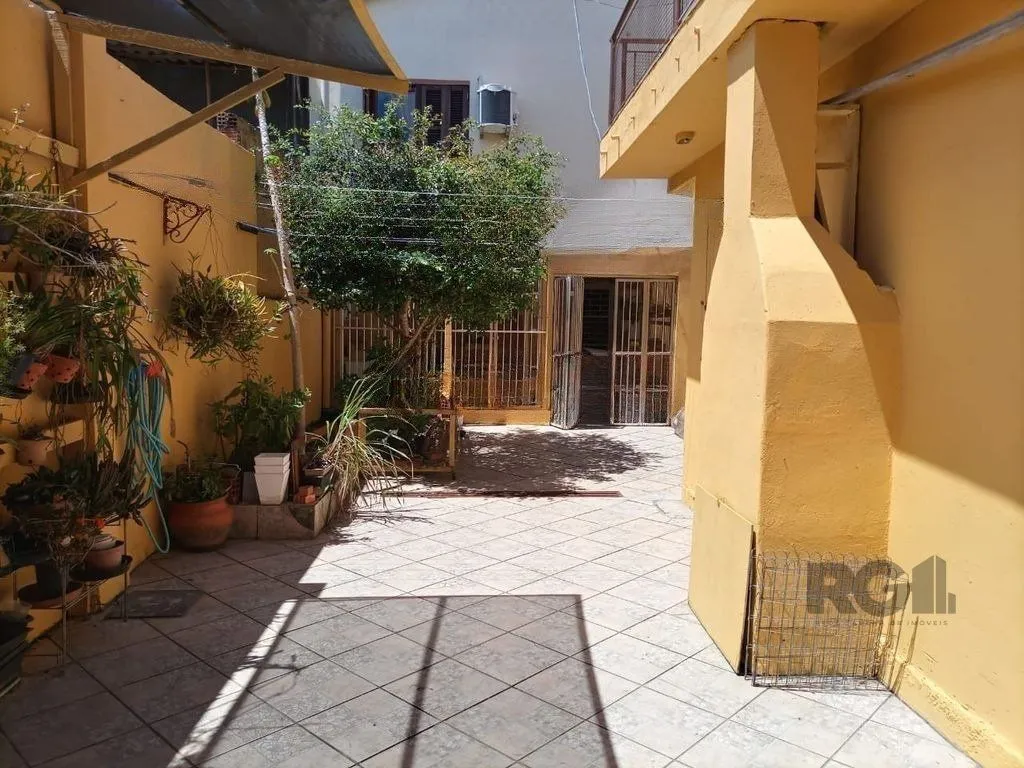 Imagem Casa 4 dormitórios no bairro Vila Ipiranga