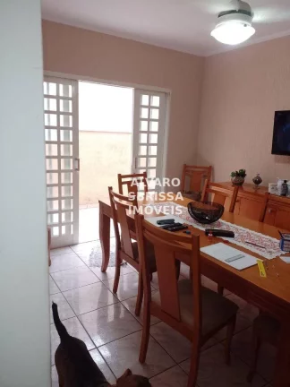 Imagem Excelente casa com 3 dormitórios sendo 1 suíte no bairro Jardim Celani II em Salto SP