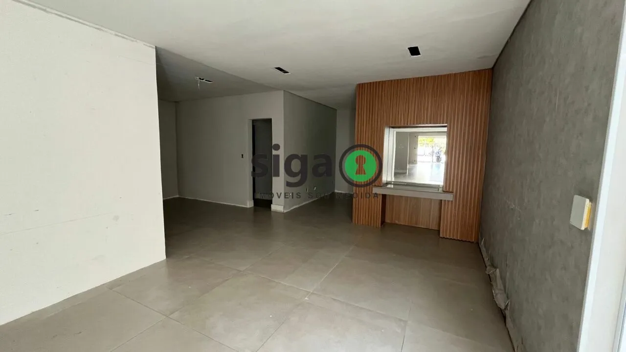 Imagem Casa Comercial em Ponto Estratégico de Indianópolis com 4 Vagas