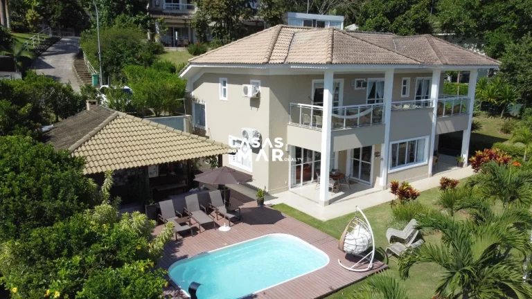 Foto do imóvel Casa de Luxo em Condomínio no Recreio dos Bandeirantes - 5 quartos, 5 suítes, 4 salas, 6 banheiros, 5 vagas de garagem - Rio de Janeiro-RJ.