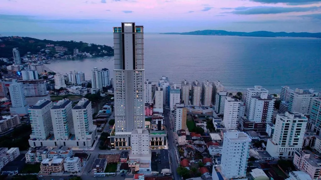Imagem Apartamento com vista para o mar à venda com 165m2 por R$ 2.989.000,00