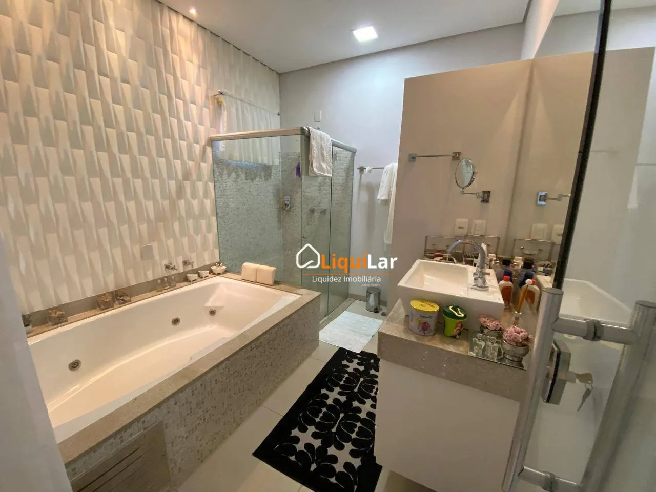 Imagem Lindíssima Casa com 3 suítes completa com armários