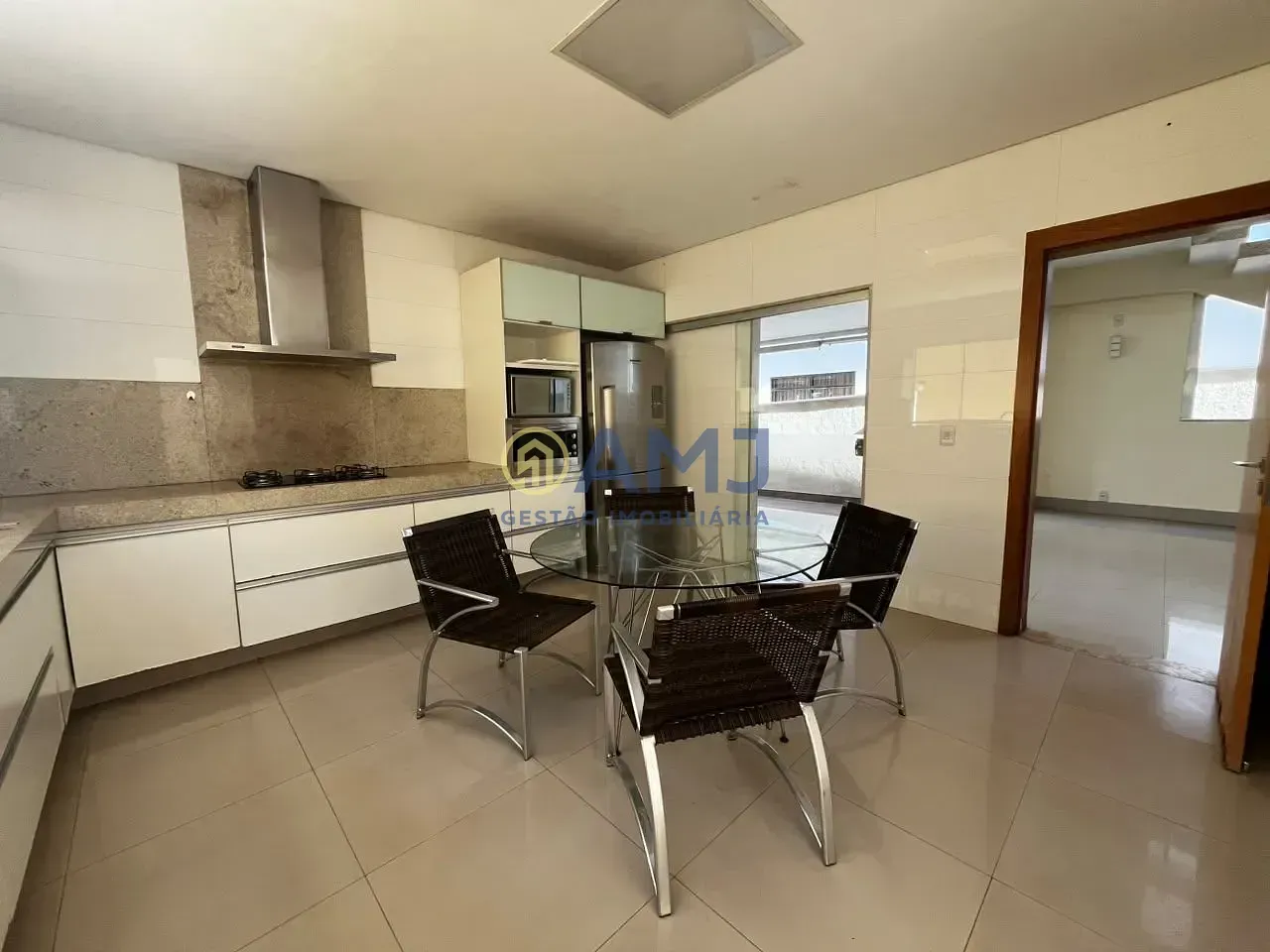 Imagem Sobrado para Locação 5 Quartos, 4 Suites, 2 Vagas, 614M², Jardins Madri, Goiânia - GO | Jardins Madri
