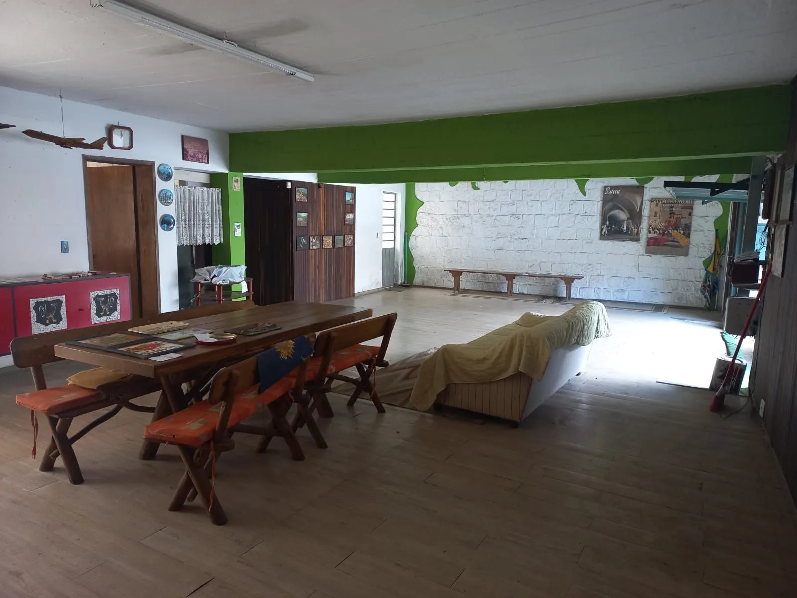 Imagem Casa Completa com Piscina, Escritório e 6 Dormitórios