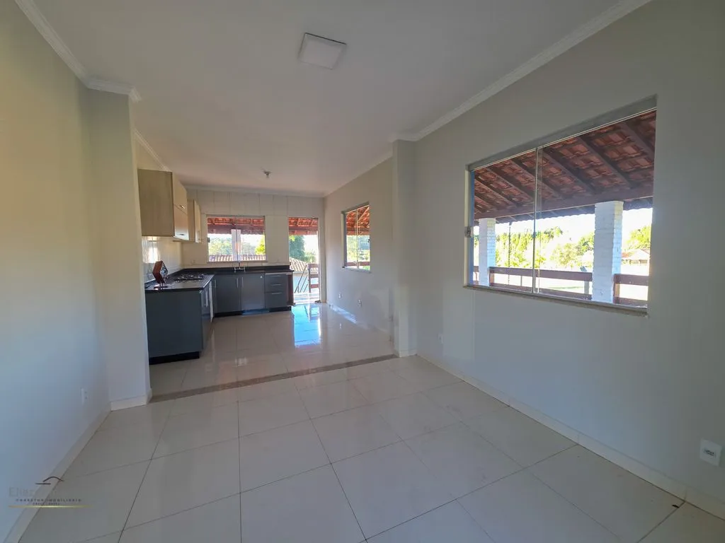 Imagem Casa estilo colonial a venda no condomínio Campo Alegre em Poços de Caldas