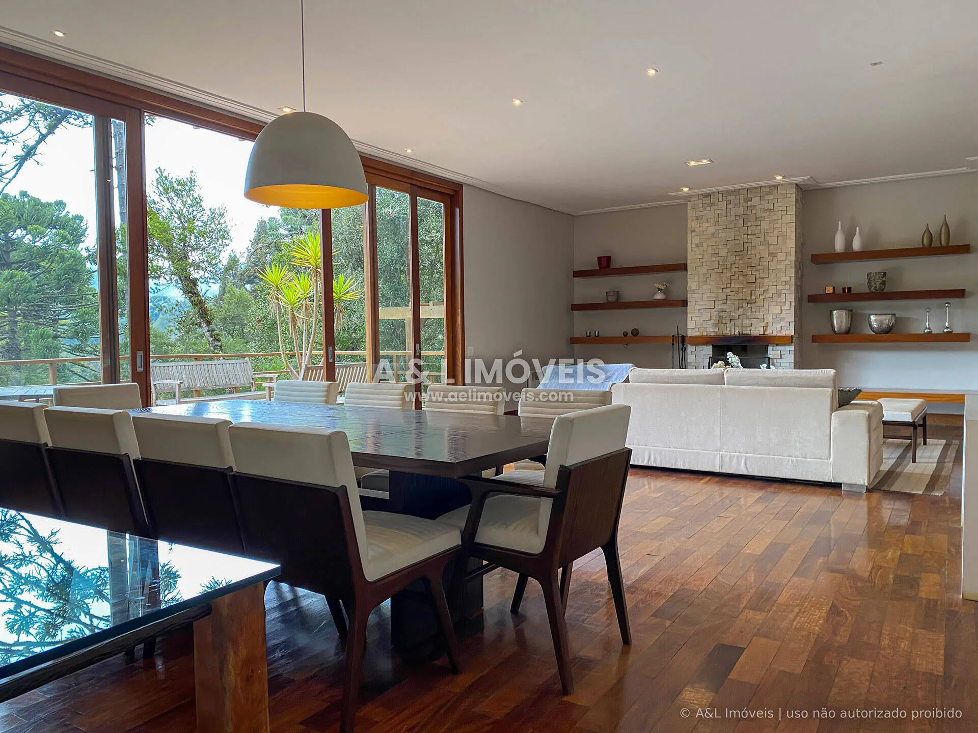 Imagem Casa alto padrão em Campos do Jordão | 5 suítes | Condomínio fechado