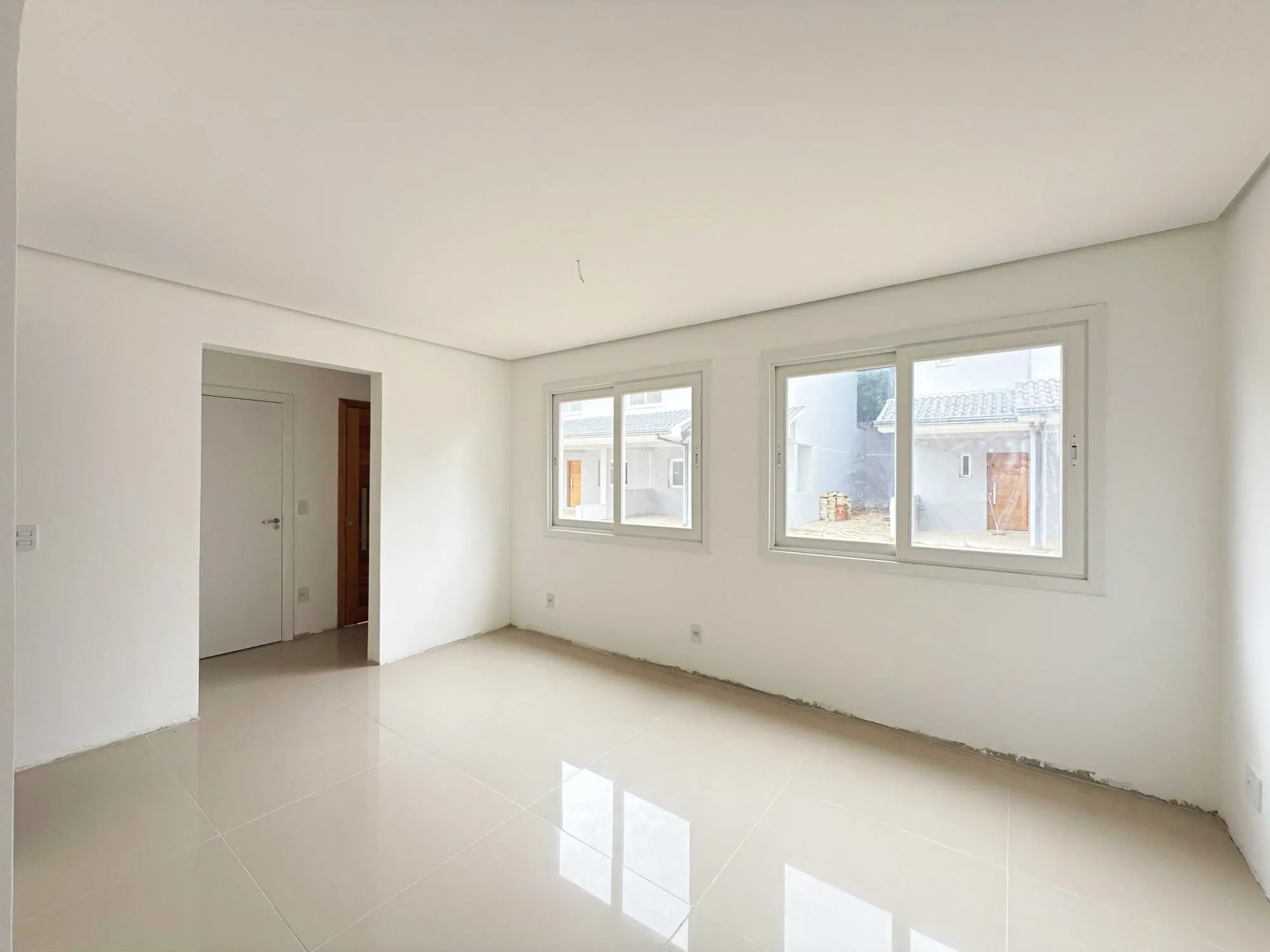Imagem Vende-se casa em condomínio com 4 dormitórios (2 suítes), 3 vagas - Tristeza