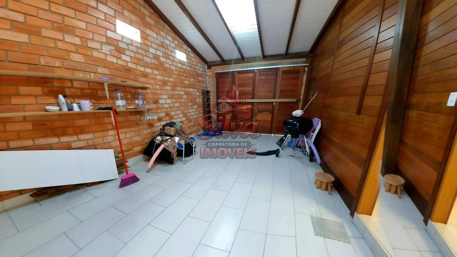 Imagem Casa 2 dormitórios com piscina a 150m do mar no Mariluz