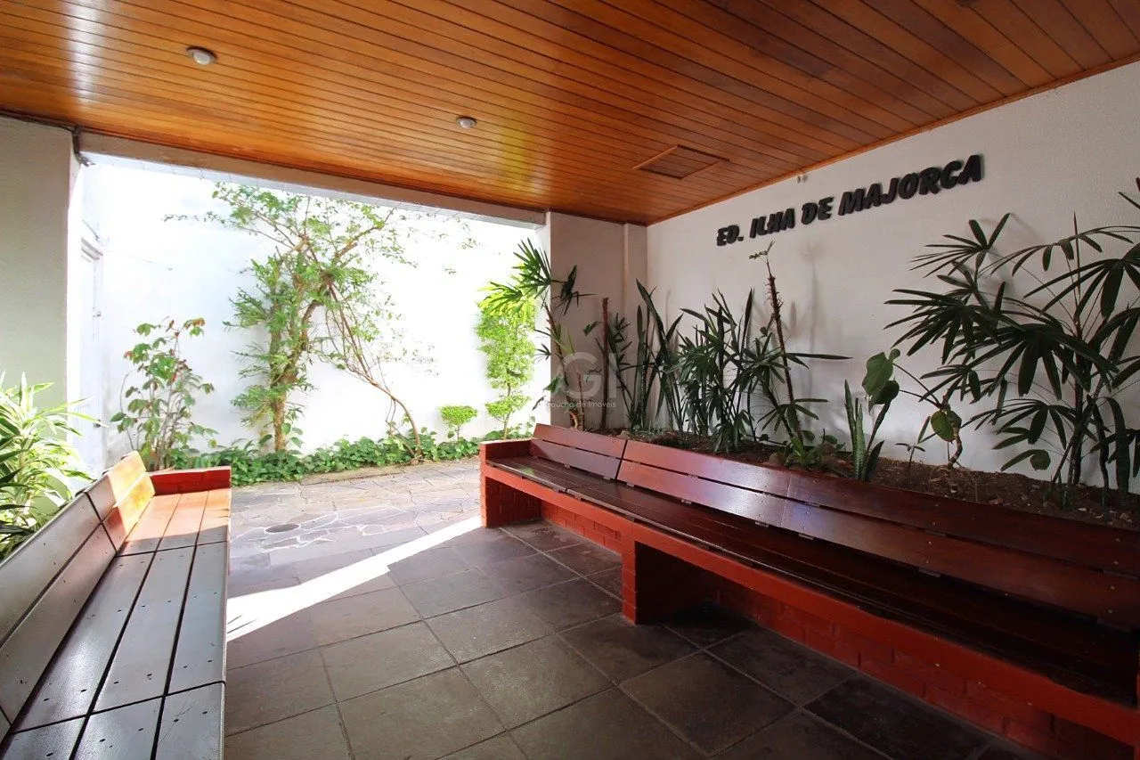 Imagem Apartamento para Venda - 100m², 2 dormitórios, 1 vaga - Menino Deus