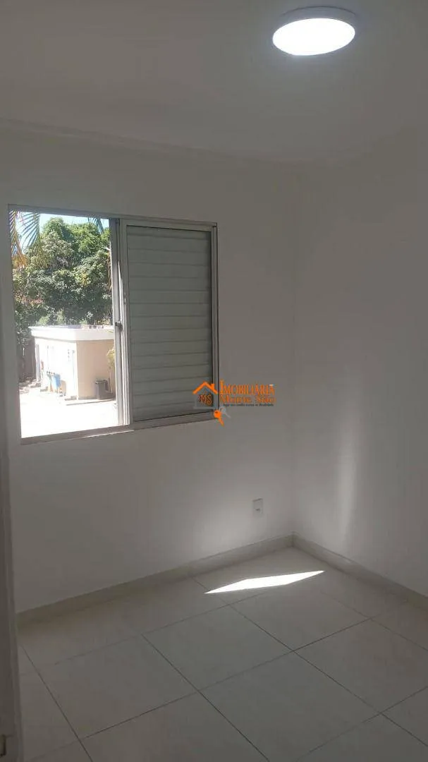 Imagem Apartamento com 2 dormitórios à venda, 42 m² por R$ 250.000,00 - Água Chata - Guarulhos/SP