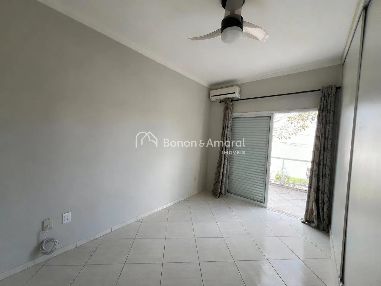 Imagem Sobrado à venda no Condomínio Canterville - Valinhos