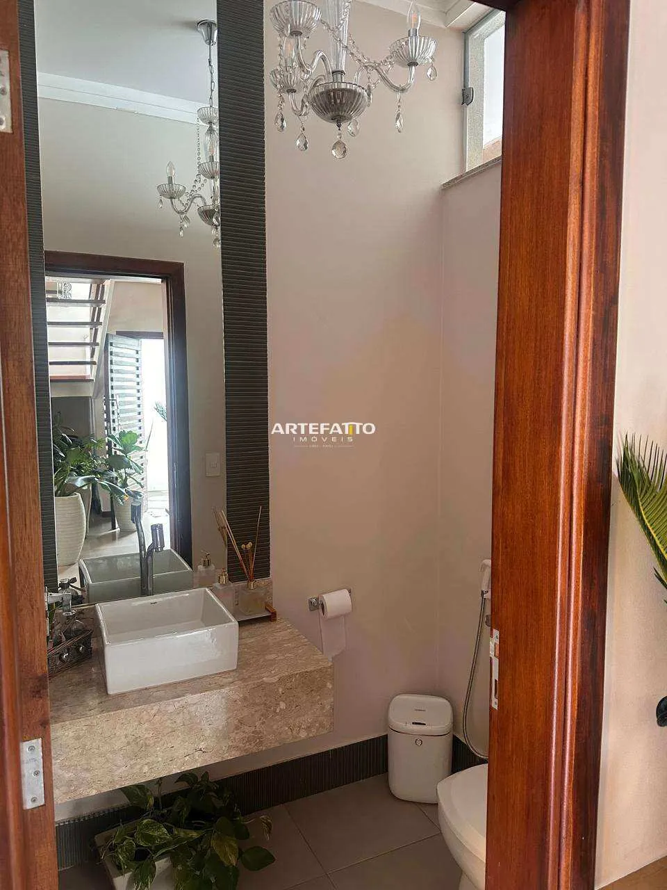 Imagem Sobrado à venda em Franca, Jardim Piratininga, com 3 quartos, 233m2