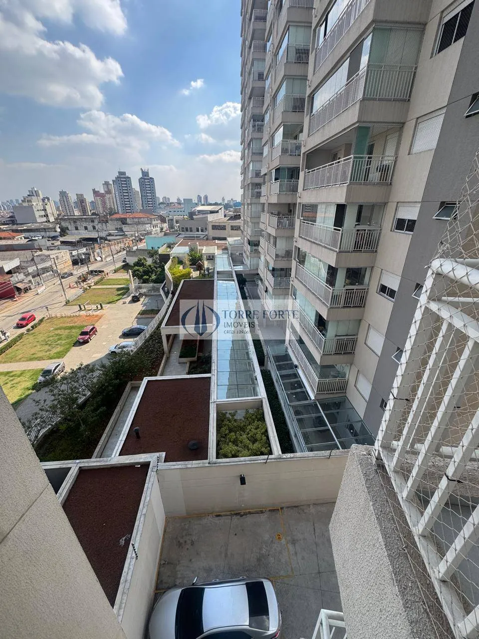 Imagem Lindo Apartamento Mobiliado com 1 dormitorio 1 vaga, varanda na Penha .