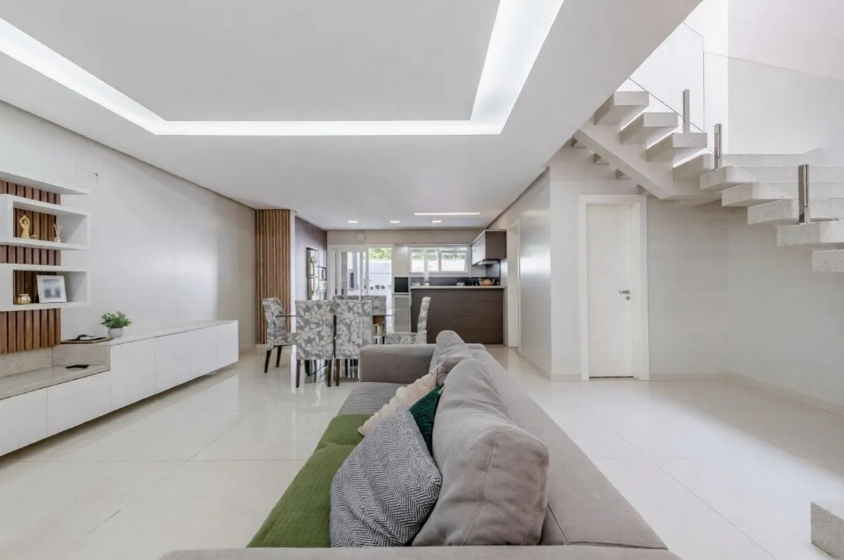 Imagem Casa em Condomínio com 228m² e 3 dormitórios, 1 suíte, 3 vagas no bairro Sarandi