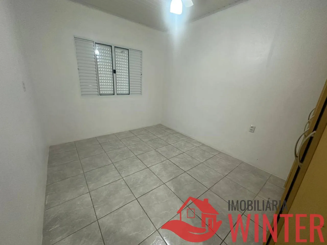 Imagem Casa com 4 dormitórios e galpão no Arroio Feliz.
